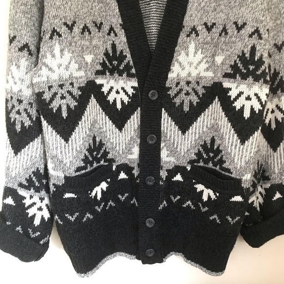 Botany Bay Traders Sz XL Knit Oversized Button Up V Neckline Winter Snowflake - Picture 2 of 10